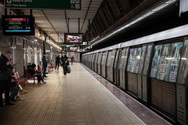 Circulaţie oprită temporar la metrou. Sunt probleme tehnice la sistemul de siguranţă al traficului
