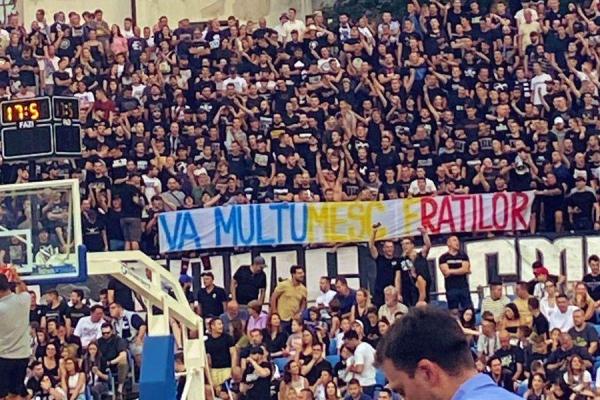 "Vă mulţumesc, fraţilor!" Răspunsul sârbilor la bannerul problematic al ultraşilor români, care a întrerupt meciul naţionalei împotriva Kosovo