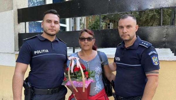 O femeie din Bacău înţepată de viespi, adusă la spital de poliţişti