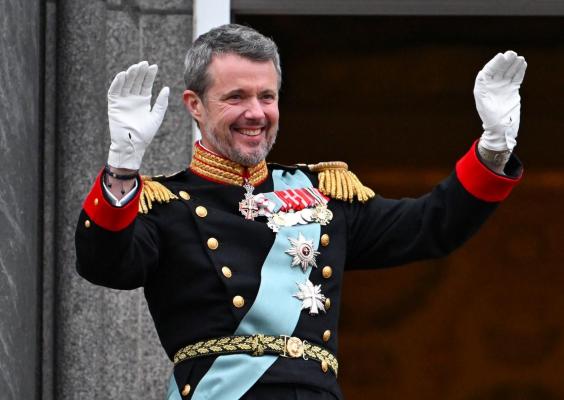 Regele Frederik al X-lea al Danemarcei a urcat duminică pe tron