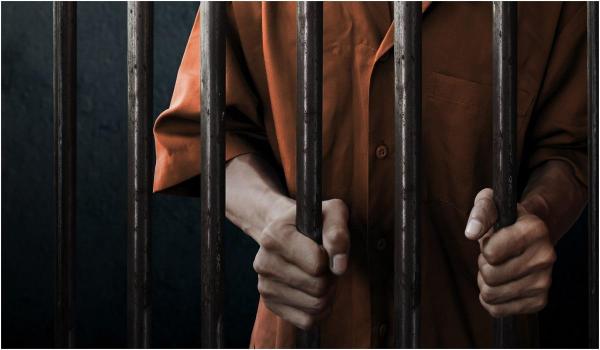 Sentință record în Thailanda. Tânăr de 30 de ani, condamnat la 50 de ani de închisoare pentru postările făcute pe rețelele de socializare