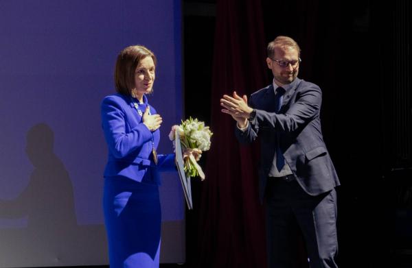 Premiul de 30.000 de euro primit de Maia Sandu la Timişoara, contestat la Chişinău. Reacția președinției R. Moldova