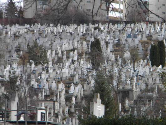 500 de morminte vor fi mutate dintr-un cimitir pentru a face loc unui complex rezidenţial. Oraşul din România unde se va întâmpla