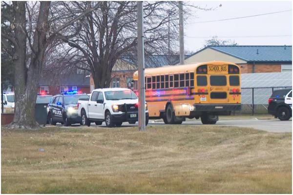 Atac armat la un liceu din Iowa, SUA, în prima zi de cursuri după vacanţa de iarnă