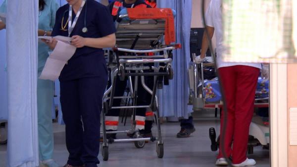 Criză la Spitalul Gomoiu. Director: S-a întâmplat ca 120-200 de pacienţi să fie îngrijiţi de o singură asistentă