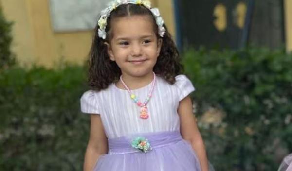 "Îmi e atât de frică, vă rog veniţi". O fetiţă de şase ani a implorat după ajutor timp de trei ore, dar a fost găsită moartă abia după 12 zile, în Gaza