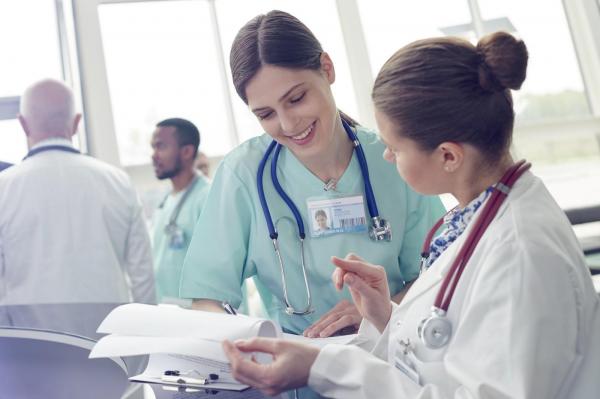 Țările din UE vor recunoaște automat diplomele românești de asistent medical obținute înainte de aderare. Care e singura condiție