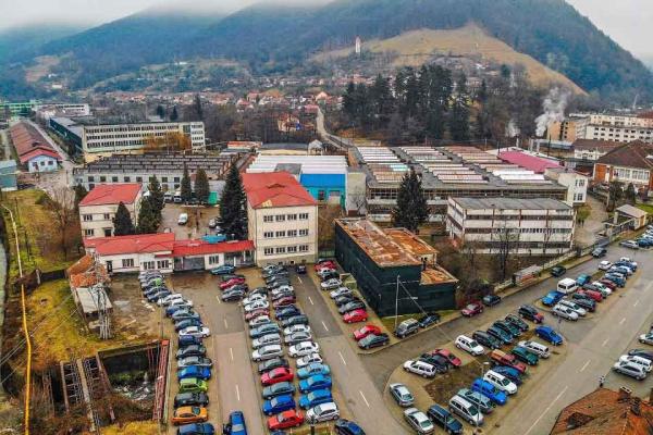 O fabrică din România angajează de urgenţă aproape 100 de persoane. Producţia urmează să crească cu 50%