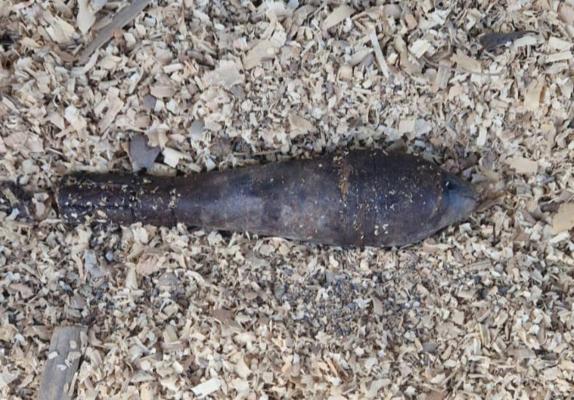 Bombă de aruncător din Al Doilea Război Mondial, găsită într-un pârâu din Harghita