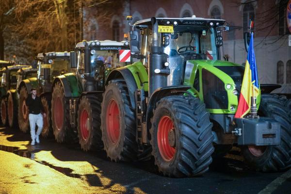 Guvernul anunţă acord pentru încetarea protestelor fermierilor și transportatorilor
