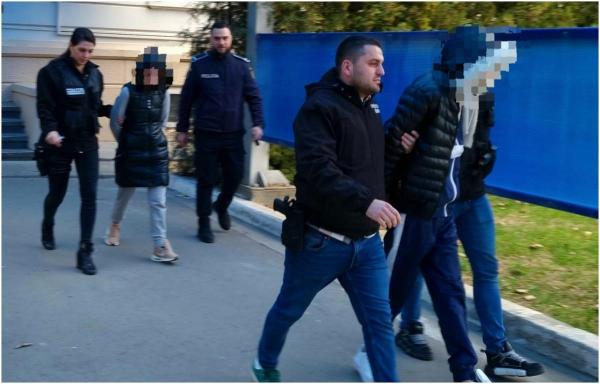 Doi tineri din Constanța, reținuți după ce au șantajat mai multe persoane care le-au trimis clipuri în ipostaze intime. Suma pe care au reușit s-o obțină