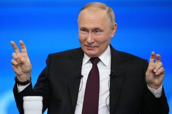Putin a zburat la bordul unui bombardier nuclear modernizat. Ce semnal transmite Rusia Occidentului