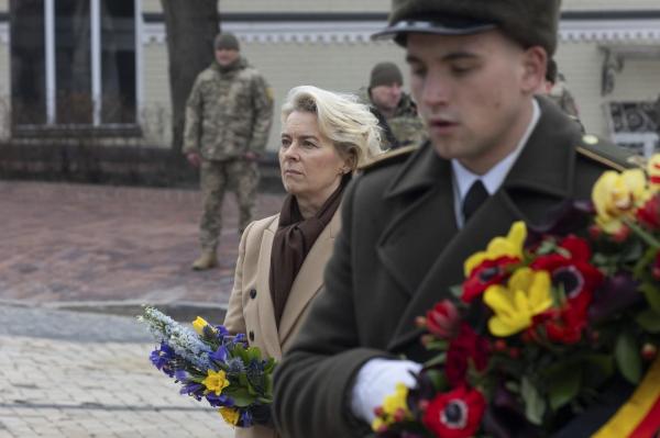 Ursula von der Leyen promite Ucrainei şi mai mult sprijin din partea UE: muniţii şi investiţii în apărare. Liderii din Europa, în vizită la Kiev