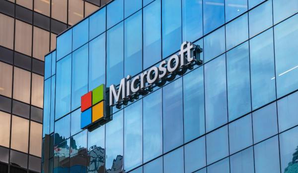 Microsoft vrea să angajeze 400 de persoane din România: "În Franța e mai greu". Ce joburi sunt disponibile