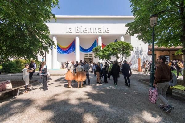 Mii de artişti cer ca pavilionul Israelului să fie exlus de la Bienala de la Veneţia. Reacţia ministrului italian al Culturii: "protestul este ruşinos"