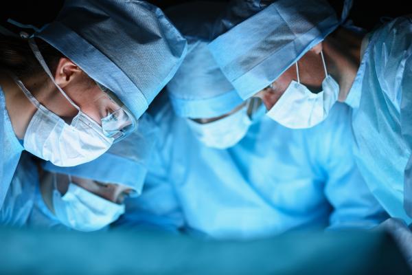 250.000 de euro despăgubiri pentru buzoianul care a rămas fără organul sexual dintr-o eroare medicală