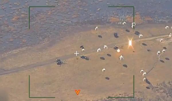 Momentul în care ruşii atacă 3 elicoptere cu muniţie cu dispersie. Două dintre ele, distruse total