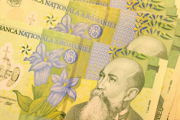 Leul românesc a prins o zi foarte slabă în raport cu principalele monede străine