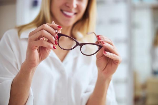 (P) Cum să găsești mărimea ideală pentru ochelarii de vedere: 3 recomandări