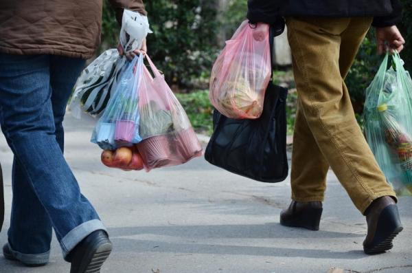 Adaosul comercial la alimentele româneşti nu va putea depăşi 20% în magazine. Ministrul Agriculturii: "La produsele din import să pună orice adaos"