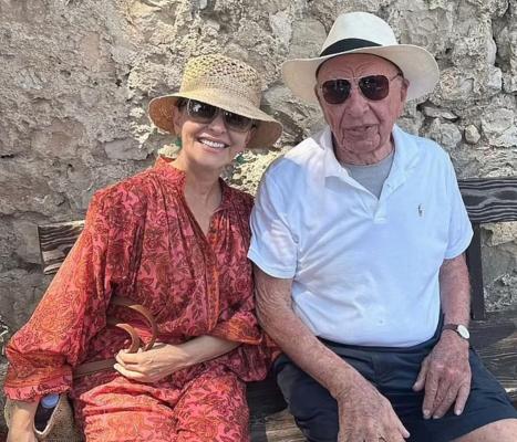 Miliardarul Rupert Murdoch s-a logodit din nou, la 92 de ani. Cine este Elena Zhukova, femeia cu care se va căsători la vară, în California