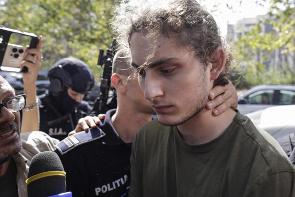 Ce riscă Vlad Pascu pentru că a dat interviu din arest. Avea voie să vorbească doar cu tatăl său
