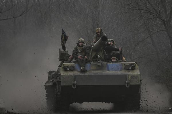 Armata ucraineană recunoaşte că situaţia pe front s-a înrăutăţit: Ruşii vor să cucerească Ceasiv Iar până pe 9 mai