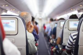 Noua regulă impusă de patru mari companii aeriene pentru pasageri. Însoţitorii de bord nu îi vor primi în avion dacă nu o respectă