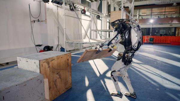 Robotul Atlas, retras după 11 ani