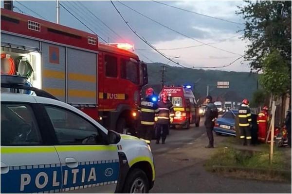Accident mortal în Sălaj. Un bărbat de 73 de ani şi-a pierdut viaţa după ce s-a înfipt cu maşina într-un stâlp de electricitate