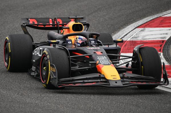 Max Verstappen a câștigat cursa de sprint a Marelui Premiu al Chinei