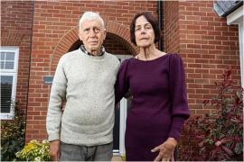 Doi pensionari din UK au cumpărat o casă cu 600.000 lire şi au descoperit 200 defecte la ea. Nu au mai putut dormi o noapte de când s-au mutat