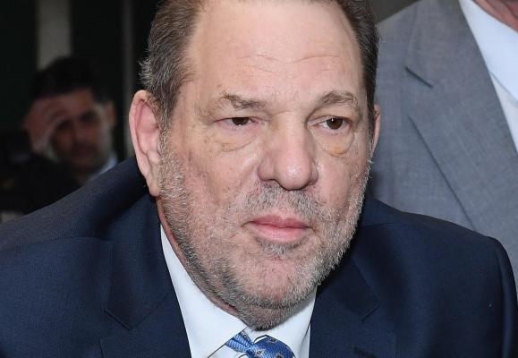 Condamnarea pentru viol a lui Harvey Weinstein, anulată de o instanță din New York. Hotărârea deschide un capitol dureros