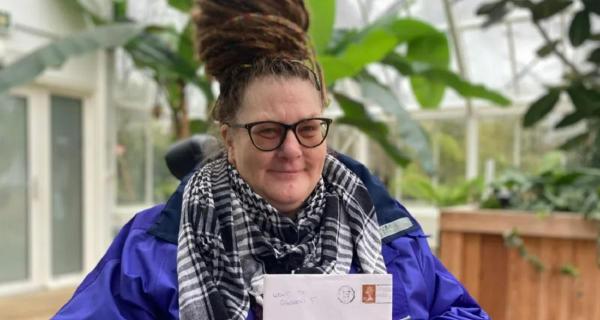 O femeie din UK a primit o scrisoare prin poştă după 27 de ani de când fusese trimisă. Ce conţinea plicul