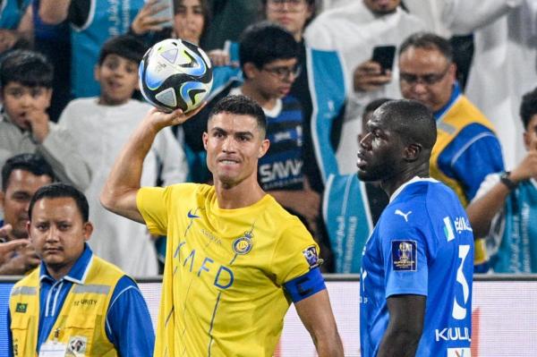 Scene incredibile în Arabia Saudită. Nervos că a fost eliminat, Cristiano Ronaldo a ameninţat arbitrul cu pumnul