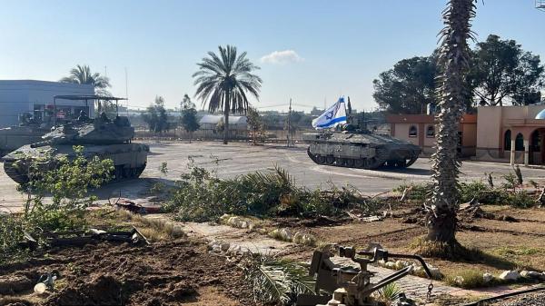 Armata israeliană a capturat partea palestiniană a punctului de trecere Rafah, de la frontiera cu Egipt. Şeful CIA se duce la Cairo