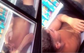 Un român s-a băgat în frigiderul unui supermarket să se răcorească. Imaginile au devenit virale pe TikTok  / VIDEO