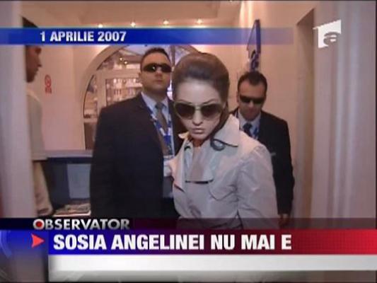 Sosia romanca a Angelinei Jolie s-a sinucis