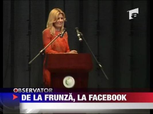Elena Udrea face reclama pe Facebook Romaniei