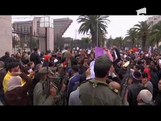 Politistii s-au alaturat manifestantilor in Tunisia