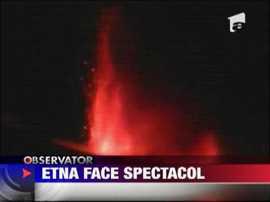 Spectacol incendiar oferit de Vulcanul Etna