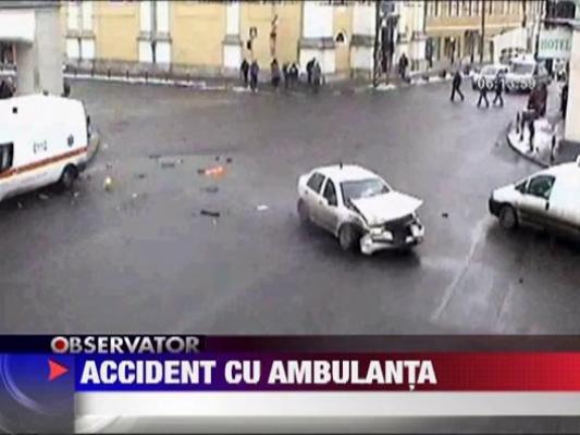 O ambulanta a fost lovita in plin in centrul Clujului