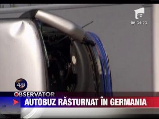 Un autocar s-a rasturnat pe o autostrada din sudul Germaniei. 30 de copii au fost raniti