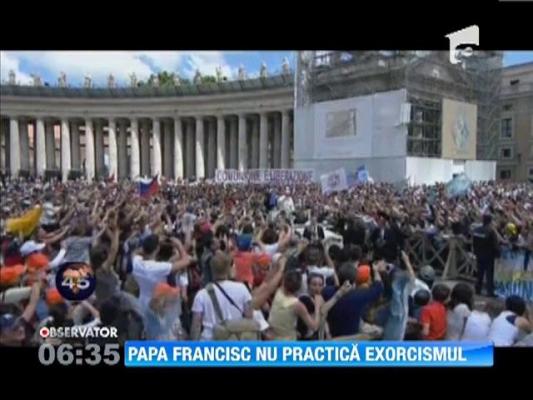 Vatican: Papa Francisc nu a practicat nicio sedinta de exorcizare la mesa de Rusalii