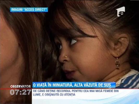 Cea mai mica femeie si cel mai inalt barbat din lume au ajuns in Romania