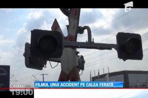 Accident feroviar: Maşină lovită de tren la bariera BJATM din Iaşi
