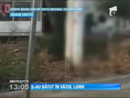 Imagini şocante în Târgovişte. Două fete s-au luat la bătaie, cu palme şi pumni, pe trotuar, în văzul lumii
