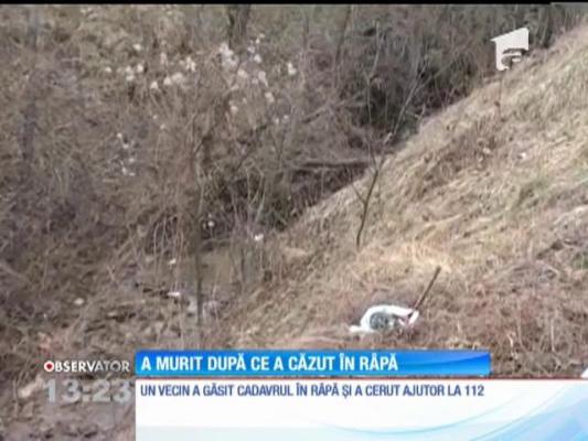 Un bărbat de 50 de ani a fost descoperit mort într-un pârâu din judeţul Bistriţa-Năsăud