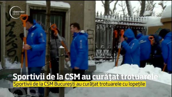 Sportivii de la Clubul Sportiv Militar au curățat trotuarele de zăpadă