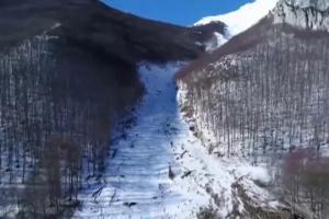 VIDEO: Imagini TERIBILE cu hotelul italian distrus de avalanşă. Rămăşiţele au fost filmate cu o dronă
